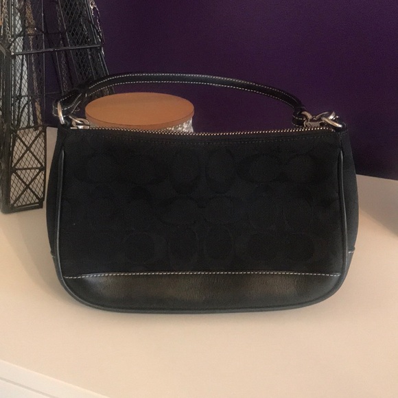 Small black Coach bag - Picture 1 of 5